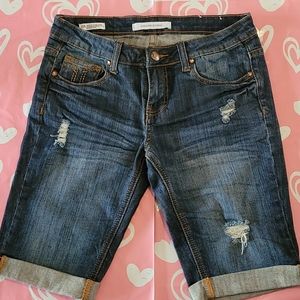 Vigoss size 28 shorts.